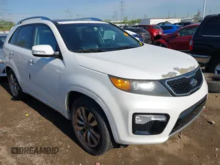 2013 Kia Sorento SX with VIN 5XYKW4A21DG360070, listed as a IAAI auction lot 42120968 with 196,932 mi miles. Bid and sale history available at carsss.com. Image 1.