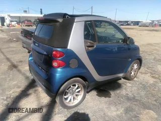2009 Smart fortwo Passion with VIN WMEEK31XX9K284673, listed as a IAAI auction lot 36217688 with 80,726 mi miles and . Bid and sale history available at DreamBid. Image 4.