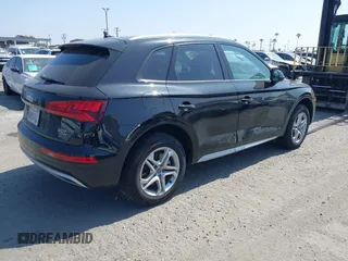 2018 Audi Q5 Premium z VIN WA1ANAFY1J2234527, wystawiony jako IAAI lot #42283442 z przebiegiem 62 767 mil mil oraz . Historia ofert i sprzedaży dostępna na DreamBid. Obrazek 4.