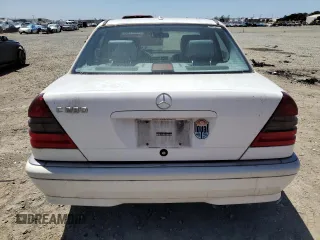 2000 Mercedes-Benz C 230/260/280/320 z VIN WDBHA29G4YA860192, wystawiony jako Copart lot #55161175 z przebiegiem 196 961 mil mil oraz Szkoda całkowita • Salvage title. Historia ofert i sprzedaży dostępna na DreamBid. Obrazek 6.