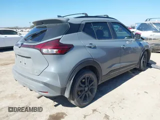 2021 Nissan Kicks SR z VIN 3N1CP5DV7ML556734, wystawiony jako IAAI lot #41652580 z przebiegiem 52 042 mil mil oraz . Historia ofert i sprzedaży dostępna na DreamBid. Obrazek 4.