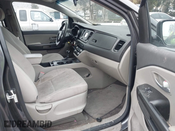 2016 Kia Sedona LX with VIN KNDMB5C11G6200986, listed as a IAAI auction lot 42047368 with 121,376 mi miles. Bid and sale history available at carsss.com. Image 5.
