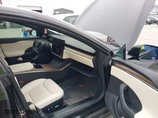 2022 Tesla Model S with VIN 5YJSA1E50NF483255, listed as a IAAI auction lot 41383238 with 19,017 mi miles. Bid and sale history available at carsss.com. Image 5.