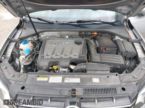 2014 Volkswagen Passat SE z VIN 1VWBN7A3XEC022098, wystawiony jako IAAI lot #42130334 z przebiegiem 88 433 mil mil oraz . Historia ofert i sprzedaży dostępna na DreamBid. Obrazek 10.