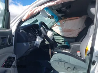 2015 Toyota Tacoma PreRunner с VIN 3TMJU4GN8FM184580, выставлен на аукционе IAAI как лот 41409861 с пробегом 185 176 миль миль и . История ставок и продаж доступна на DreamBid. Изображение 5.