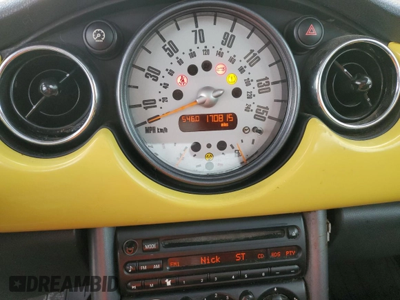2006 MINI Hardtop z VIN WMWRC33586TK64062, wystawiony jako Copart lot #56115515 z przebiegiem 170 815 mil mil oraz Szkoda całkowita • Salvage title. Historia ofert i sprzedaży dostępna na DreamBid. Obrazek 9.