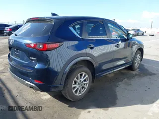 2025 Mazda CX-5 2.5 S Preferred Package with VIN JM3KFBCL0S0592986, listed as a IAAI auction lot 41721362 with 972 mi miles. Bid and sale history available at carsss.com. Image 4.