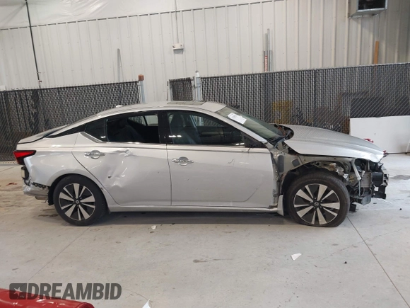 2019 Nissan Altima 2.5 SL with VIN 1N4BL4EV8KC216553, listed as a IAAI auction lot 41365870 with 60,091 mi miles. Bid and sale history available at carsss.com. Image 13.