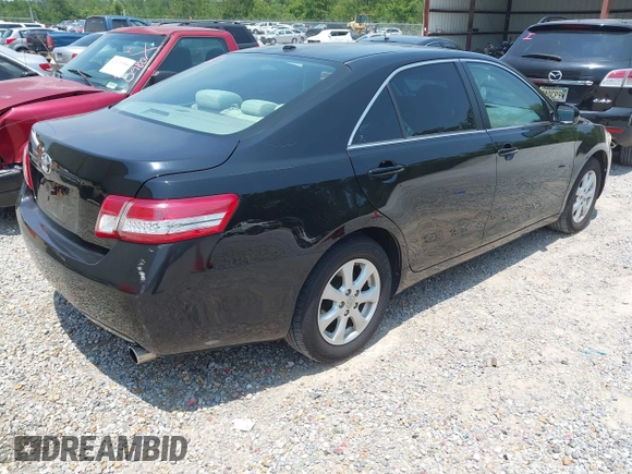 2011 Toyota Camry LE z VIN 4T1BF3EK3BU213440, wystawiony jako IAAI lot #42403474 z przebiegiem 150 700 mil mil oraz . Historia ofert i sprzedaży dostępna na DreamBid. Obrazek 4.
