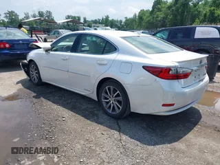 2016 Lexus ES 300h z VIN JTHBW1GG8G2110372, wystawiony jako IAAI lot #42278981 z przebiegiem 140 963 mil mil oraz . Historia ofert i sprzedaży dostępna na DreamBid. Obrazek 3.