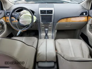 2011 Lincoln MKX z VIN 2LMDJ8JK9BBJ26324, wystawiony jako Copart lot #55482985 z przebiegiem Nie podano mil oraz Szkoda całkowita • Salvage title. Historia ofert i sprzedaży dostępna na DreamBid. Obrazek 8.