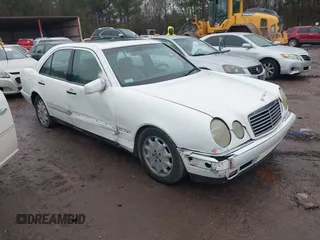 1997 Mercedes-Benz E-Class with VIN WDBJF55F4VA424262, listed as a IAAI auction lot 41462993 with 1 mi miles. Bid and sale history available at carsss.com. Image 6.