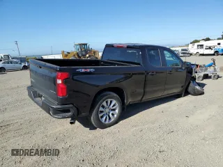 2019 Chevrolet Silverado 1500 Custom with VIN 1GCRYBEH8KZ372128, listed as a Copart auction lot 61106394 with 24,289 mi miles and Salvage Title. Bid and sale history available at DreamBid. Image 3.