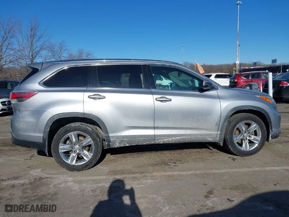 2014 Toyota Highlander Limited with VIN 5TDDKRFH9ES047643, listed as a IAAI auction lot 41427770 with 120,935 mi miles. Bid and sale history available at carsss.com. Image 13.