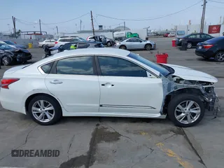 2014 Nissan Altima 2.5 S with VIN 1N4AL3AP7EC274865, listed as a IAAI auction lot 41916052 with 113,687 mi miles. Bid and sale history available at carsss.com. Image 14.