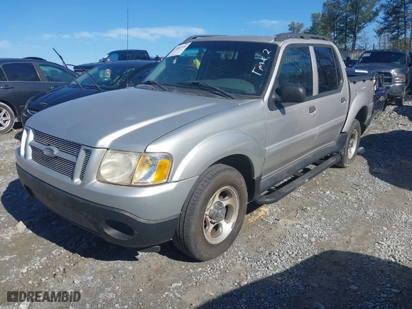 2005 Ford Explorer Sport Trac XLS with VIN 1FMZU67K25UA08134, listed as a IAAI auction lot 41852555 with 185,135 mi miles. Bid and sale history available at carsss.com. Image 2.