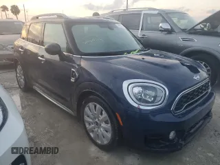 2018 MINI Countryman Cooper S with VIN WMZYT3C37J3E93910, listed as a Copart auction lot 74038734 with 0 mi miles and Salvage Title. Bid and sale history available at carsss.com. Image 4.
