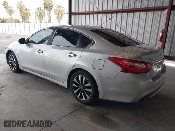 2017 Nissan Altima SV z VIN 1N4AL3AP9HC227681, wystawiony jako IAAI lot #41489297 z przebiegiem 162 459 mil mil oraz . Historia ofert i sprzedaży dostępna na DreamBid. Obrazek 3.