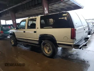 1992 Chevrolet Suburban z VIN 1GNGK26K8NJ330202, wystawiony jako Copart lot #85204074 z przebiegiem 266 388 mil mil oraz Czysty tytuł • Clean title. Historia ofert i sprzedaży dostępna na DreamBid. Obrazek 2.