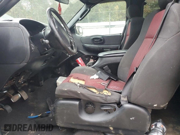 2003 Ford F-150 XL с VIN 1FTRX17W13NB55490, выставлен на аукционе Copart как лот 80171494 с пробегом Не указан миль и Чистый • Clean title. История ставок и продаж доступна на DreamBid. Изображение 7.