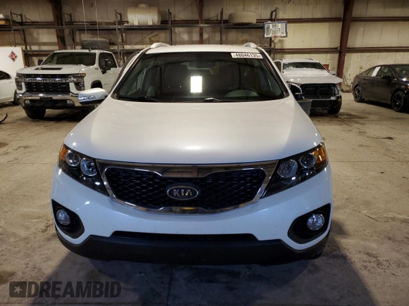 2012 Kia Sorento LX with VIN 5XYKTDA24CG218948, listed as a Copart auction lot 48046135 with 84,644 mi miles and Salvage Title. Bid and sale history available at carsss.com. Image 5.