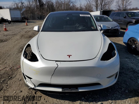 2020 Tesla Model Y Long Range with VIN 5YJYGDEE2LF041925, listed as a Copart auction lot 47092675 with 75,871 mi miles and Salvage Title. Bid and sale history available at DreamBid. Image 5.