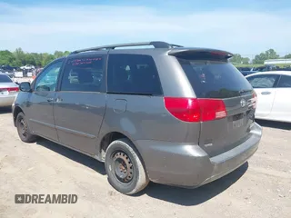 2004 Toyota Sienna CE with VIN 5TDZA23C34S092715, listed as a IAAI auction lot 42148090 with 188,710 mi miles. Bid and sale history available at carsss.com. Image 3.