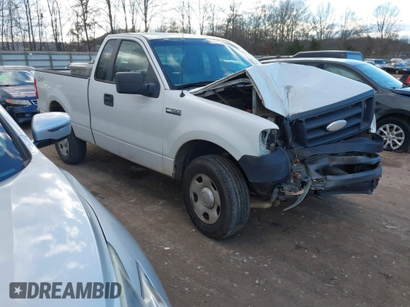 2008 Ford F-150 XL with VIN 1FTRF14W28KD60252, listed as a IAAI auction lot 41207864 with 205,993 mi miles. Bid and sale history available at carsss.com. Image 1.