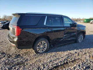 2022 GMC Yukon SLT with VIN 1GKS2BKT0NR260377, listed as a Copart auction lot 86913134 with 55,678 mi miles and Salvage Title. Bid and sale history available at carsss.com. Image 3.
