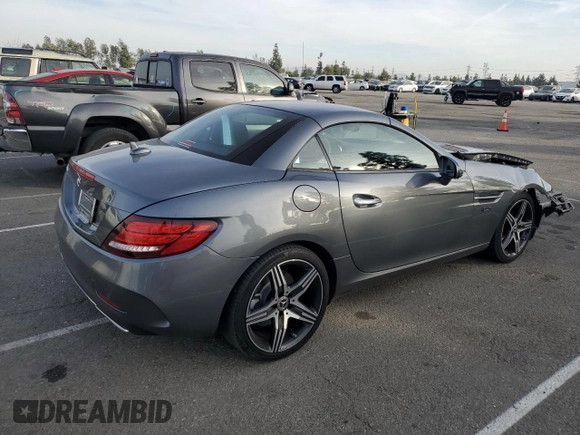 2020 Mercedes-Benz SLC 300 с VIN W1KPK3JA1LF171199, выставлен на аукционе Copart как лот 86151364 с пробегом 20 646 миль миль и Списание • Salvage title. История ставок и продаж доступна на DreamBid. Изображение 3.
