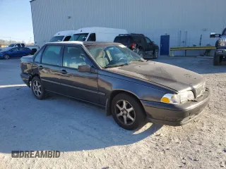1998 Volvo S70 z VIN YV1LS553XW3480105, wystawiony jako Copart lot #83552564 z przebiegiem 200 181 mil mil oraz Nie do naprawy. Historia ofert i sprzedaży dostępna na DreamBid. Obrazek 4.