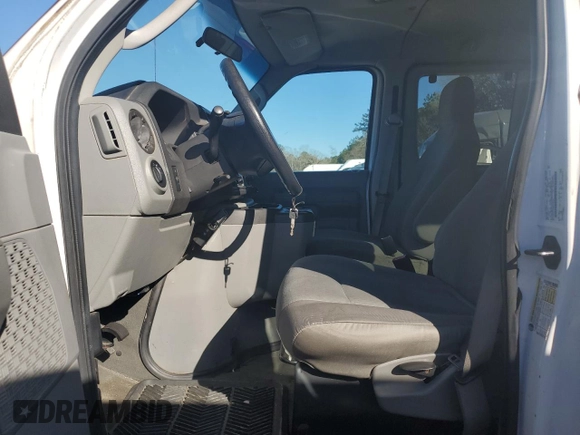 2009 Ford Econoline Passenger XL с VIN 1FBNE31L69DA77094, выставлен на аукционе Copart как лот 44905115 с пробегом 186 403 миль миль и Списание • Salvage title. История ставок и продаж доступна на DreamBid. Изображение 7.