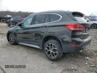 2020 BMW X1 xDrive28i with VIN WBXJG9C05L5P53985, listed as a Copart auction lot 40210323 with 32,411 mi miles. Bid and sale history available at carsss.com. Image 2.
