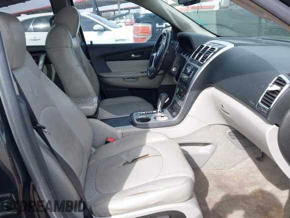 2008 GMC Acadia SLT2 with VIN 1GKER33788J239778, listed as a IAAI auction lot 41515352 with 258,998 mi miles. Bid and sale history available at carsss.com. Image 5.