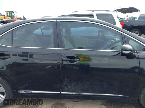 2010 Lexus HS 250h z VIN JTHBB1BAXA2011199, wystawiony jako IAAI lot #41829045 z przebiegiem 155 094 mil mil oraz . Historia ofert i sprzedaży dostępna na DreamBid. Obrazek 14.