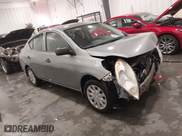 2012 Nissan Versa SV with VIN 3N1CN7AP0CL910681, listed as a IAAI auction lot 41405297 with 77,635 mi miles. Bid and sale history available at carsss.com. Image 1.