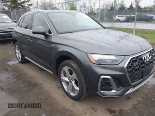 2023 Audi Q5 S line Premium Plus z VIN WA1EAAFY1P2044460, wystawiony jako IAAI lot #42003132 z przebiegiem 28 434 mil mil oraz . Historia ofert i sprzedaży dostępna na DreamBid. Obrazek 1.