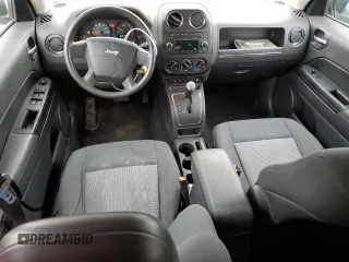 2009 Jeep Patriot Sport z VIN 1J4FF28B39D249631, wystawiony jako Copart lot #55471465 z przebiegiem 130 667 mil mil oraz Czysty tytuł • Clean title. Historia ofert i sprzedaży dostępna na DreamBid. Obrazek 8.