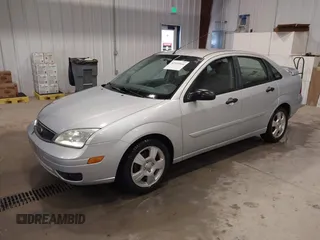 2005 Ford Focus S with VIN 1FAFP34N65W265707, listed as a IAAI auction lot 42169166 with 145,254 mi miles and . Bid and sale history available at carsss.com. Image 2.