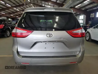 2016 Toyota Sienna LE z VIN 5TDJK3DC5GS132280, wystawiony jako Copart lot #57935445 z przebiegiem 167 966 mil mil oraz Czysty tytuł • Clean title. Historia ofert i sprzedaży dostępna na DreamBid. Obrazek 6.