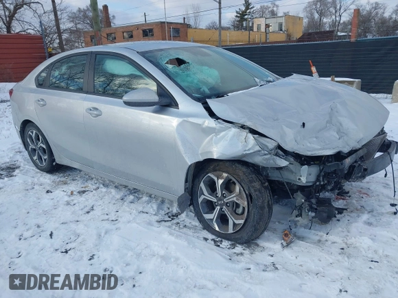 2021 Kia Forte LXS z VIN 3KPF24AD5ME270044, wystawiony jako IAAI lot #41405638 z przebiegiem 82 963 mil mil oraz . Historia ofert i sprzedaży dostępna na DreamBid. Obrazek 1.