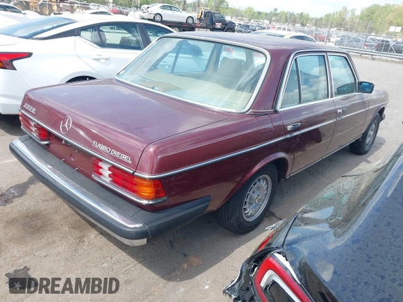 1985 Mercedes-Benz 300 with VIN WDBAB33CXFA233598, listed as a IAAI auction lot 41975316 with 149,707 mi miles and . Bid and sale history available at DreamBid. Image 4.