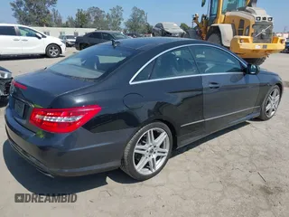 2010 Mercedes-Benz E 550 with VIN WDDKJ7CB5AF023208, listed as a IAAI auction lot 42516989 with 178,010 mi miles and . Bid and sale history available at DreamBid. Image 4.