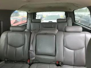 2005 Chevrolet Suburban Z71 with VIN 3GNFK16ZX5G110659, listed as a Copart auction lot 51700115 with 223,329 mi miles and Salvage title. Bid and sale history available at DreamBid. Image 10.