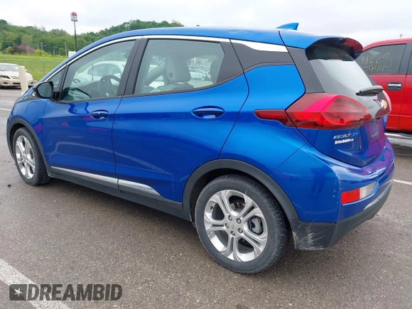 2020 Chevrolet Bolt EV LT z VIN 1G1FW6S0XL4145254, wystawiony jako IAAI lot #42255536 z przebiegiem 16 691 mil mil oraz . Historia ofert i sprzedaży dostępna na DreamBid. Obrazek 3.