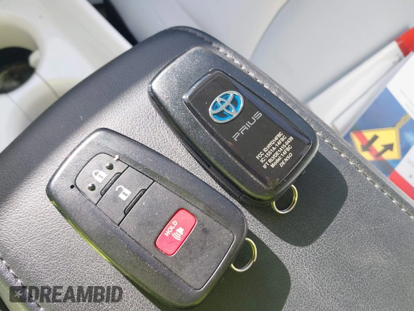 2016 Toyota Prius Four z VIN JTDKARFU6G3513668, wystawiony jako IAAI lot #42213059 z przebiegiem 44 973 mil mil oraz . Historia ofert i sprzedaży dostępna na DreamBid. Obrazek 11.