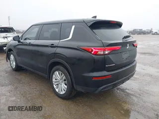 2024 Mitsubishi Outlander ES z VIN JA4J3UA88RZ074065, wystawiony jako IAAI lot #41451179 z przebiegiem 3 338 mil mil oraz . Historia ofert i sprzedaży dostępna na DreamBid. Obrazek 3.