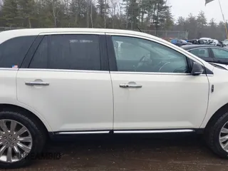2013 Lincoln MKX with VIN 2LMDJ8JK8DBL23732, listed as a IAAI auction lot 41670920 with 103,782 mi miles. Bid and sale history available at carsss.com. Image 13.