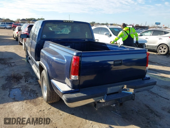 1998 Chevrolet Silverado 1500 with VIN 2GBEC19R0W1142967, listed as a IAAI auction lot 41353847 with 196,788 mi miles and . Bid and sale history available at DreamBid. Image 3.
