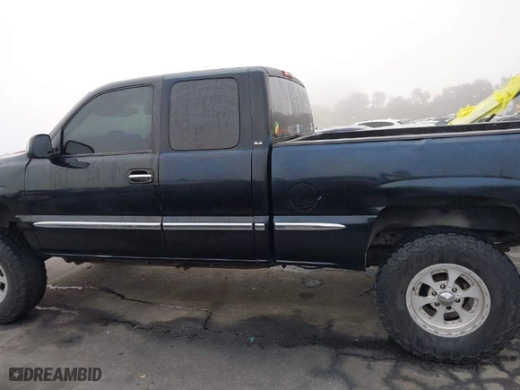 2002 GMC New Sierra 1500 SLE with VIN 1GTEC19V32Z256472, listed as a IAAI auction lot 41512555 with NaN miles. Bid and sale history available at carsss.com. Image 15.